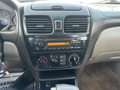 Used 2004 Nissan Sentra S image 15