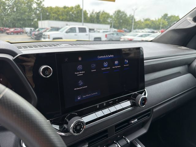 Certified 2024 Chevrolet Colorado Trail Boss w/ Technology Package AWD/4WD image 30