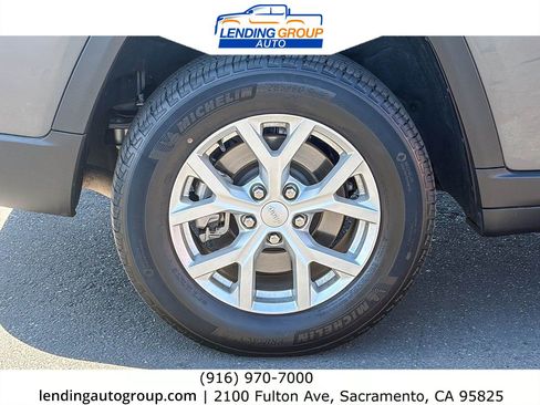 Used 2023 Jeep Grand Cherokee L Limited RWD image 10