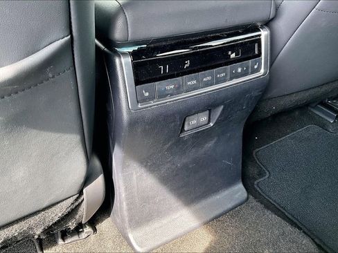 Used 2024 Lexus GX 550 w/ Accessory Package (Z1) image 30