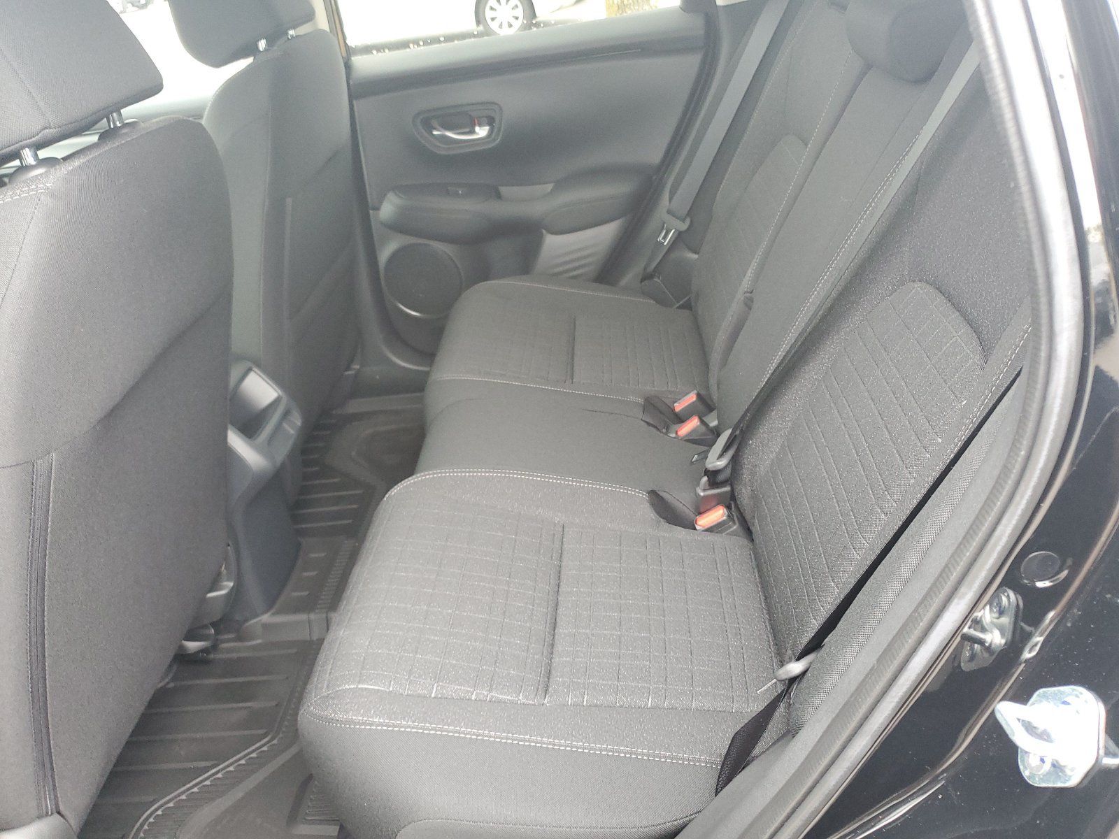 Used 2027 Honda HR-V LX image 12