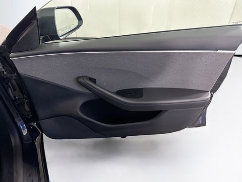 Used 2024 Tesla Model 3 image 32