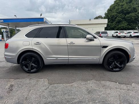 Used 2018 Bentley Bentayga AWD/4WD image 6