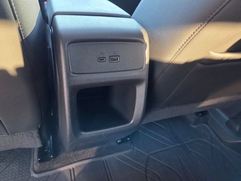 Used 2024 Chevrolet Trax ACTIV w/ Sunroof Package FWD image 8