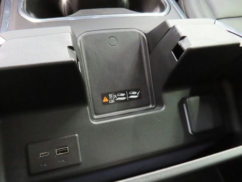 Used 2025 Chevrolet Silverado 2500 LTZ w/ LTZ Plus Package image 76