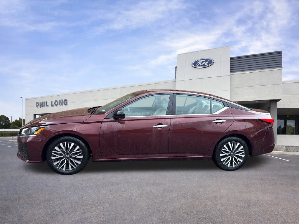 Used 2025 Nissan Altima 2.5 SV FWD image 5