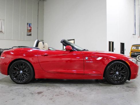 Used 2010 BMW Z4 sDrive35i image 7