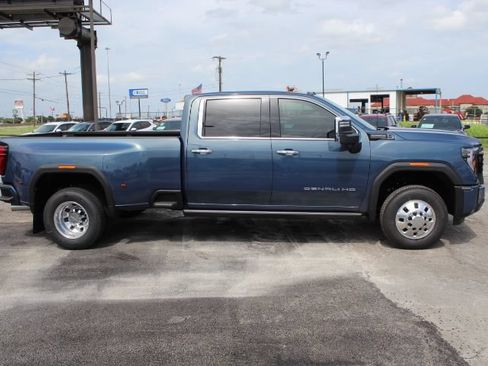 New 2026 GMC Sierra 3500 Denali Ultimate AWD/4WD image 6