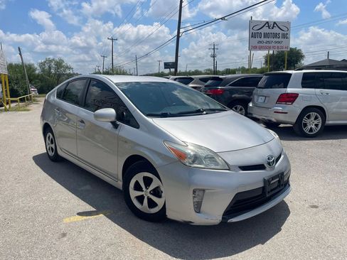Used 2014 Toyota Prius Four FWD image 1