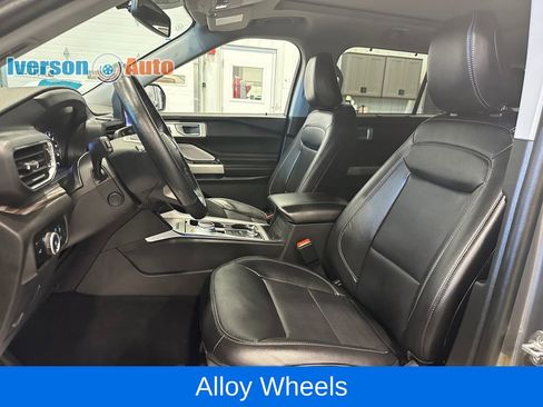 Used 2023 Ford Explorer Limited w/ Limited Technology Package AWD/4WD image 16