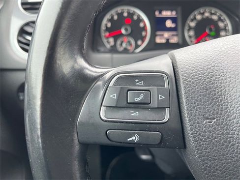 Used 2016 Volkswagen Tiguan SE image 26