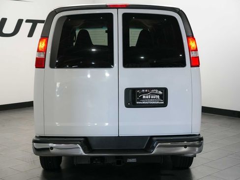 Used 2017 Chevrolet Express 3500 LT w/ LT Preferred Equipment Group RWD image 2
