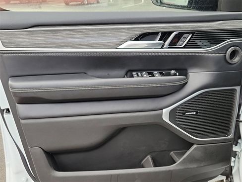 New 2024 Jeep Wagoneer Series III w/ Rear Seat Video Group 1 image 15