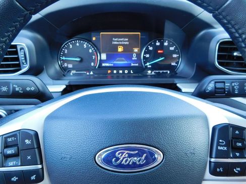 Used 2023 Ford Explorer XLT w/ Equipment Group 202A AWD/4WD image 42