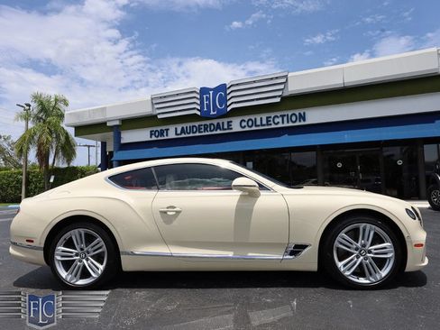 Used 2023 Bentley Continental GT Mulliner AWD/4WD image 2