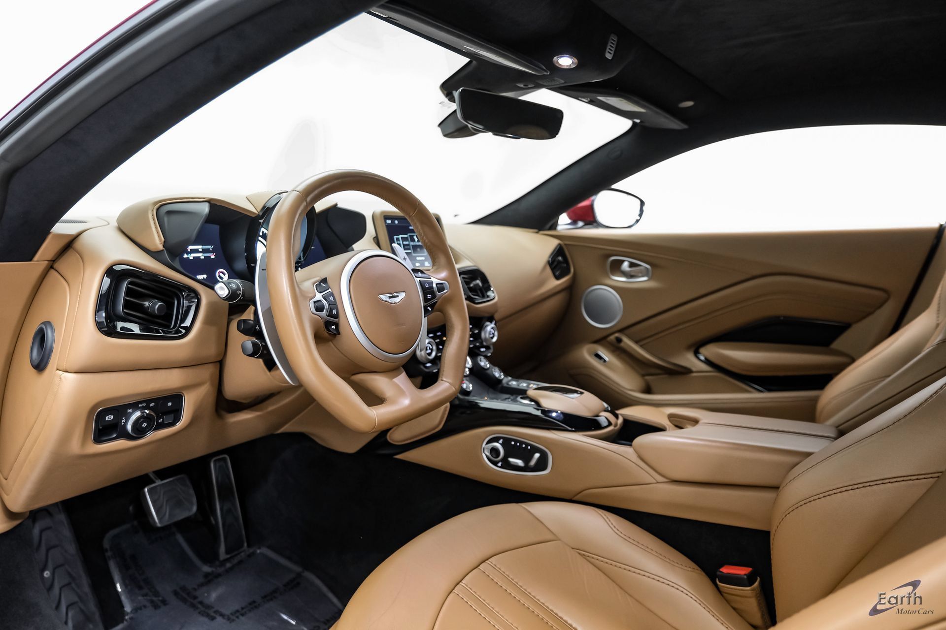 Used 2020 Aston Martin V8 Vantage Coupe RWD image 39
