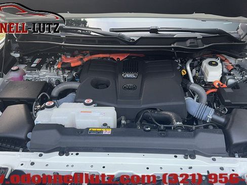 Used 2024 Toyota Sequoia Capstone RWD image 40