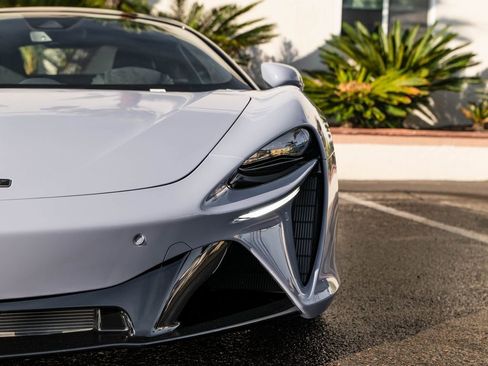 New 2026 McLaren Artura image 6