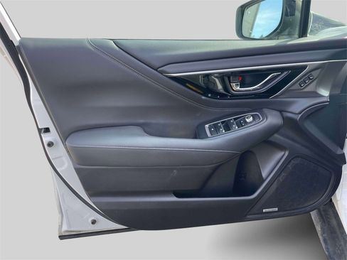 Used 2022 Subaru Outback Limited image 16