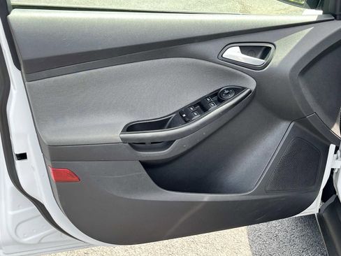 Used 2013 Ford Focus SE FWD image 24