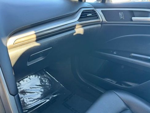 Used 2020 Ford Fusion SEL image 13