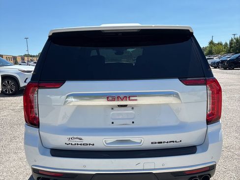 Used 2023 GMC Yukon XL Denali w/ Denali Reserve Package AWD/4WD image 9