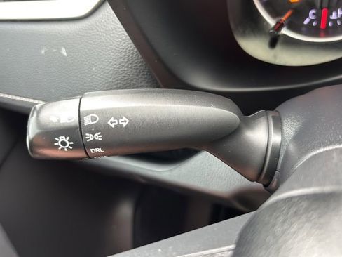 Used 2022 Toyota RAV4 LE AWD/4WD image 23