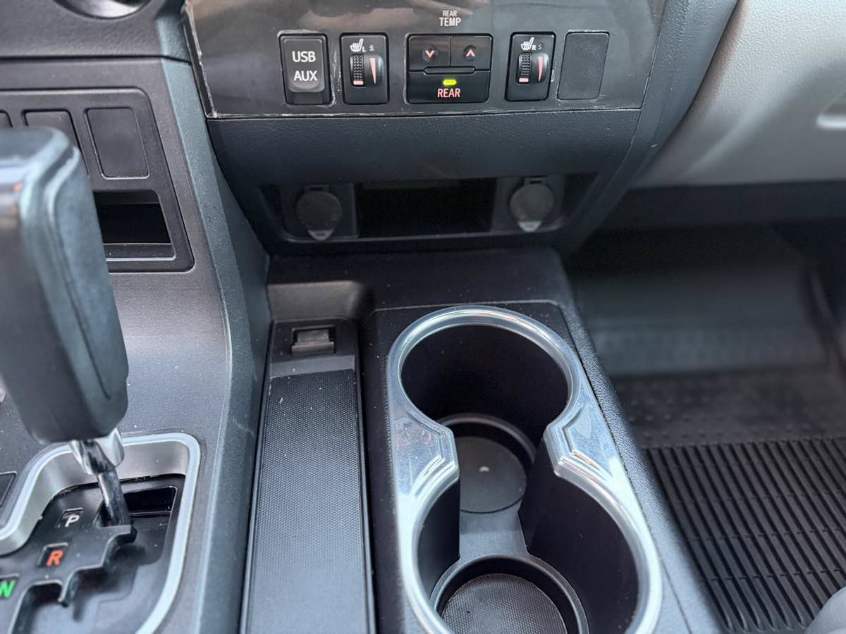 Used 2018 Toyota Sequoia Limited w/ Safety & Convenience Package AWD/4WD image 27