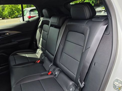 New 2026 Chevrolet Equinox EV LT AWD/4WD image 17