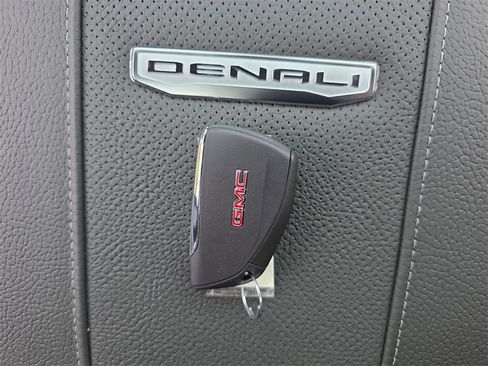 New 2026 GMC Sierra 2500 Denali w/ Denali Reserve Package image 36