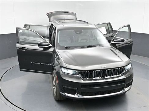 Used 2022 Jeep Grand Cherokee L Limited image 55