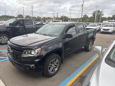 Used 2022 Chevrolet Colorado LT w/ Luxury Package AWD/4WD image 3