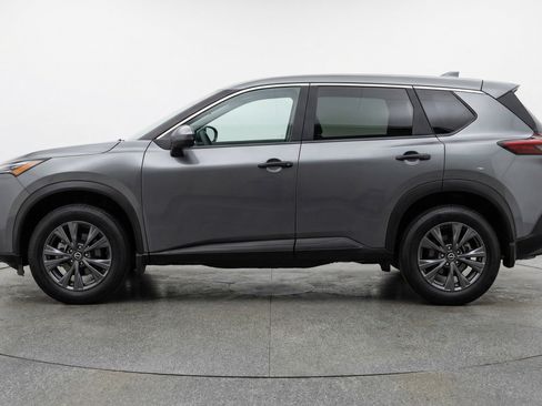 Used 2025 Nissan Rogue SV FWD image 5