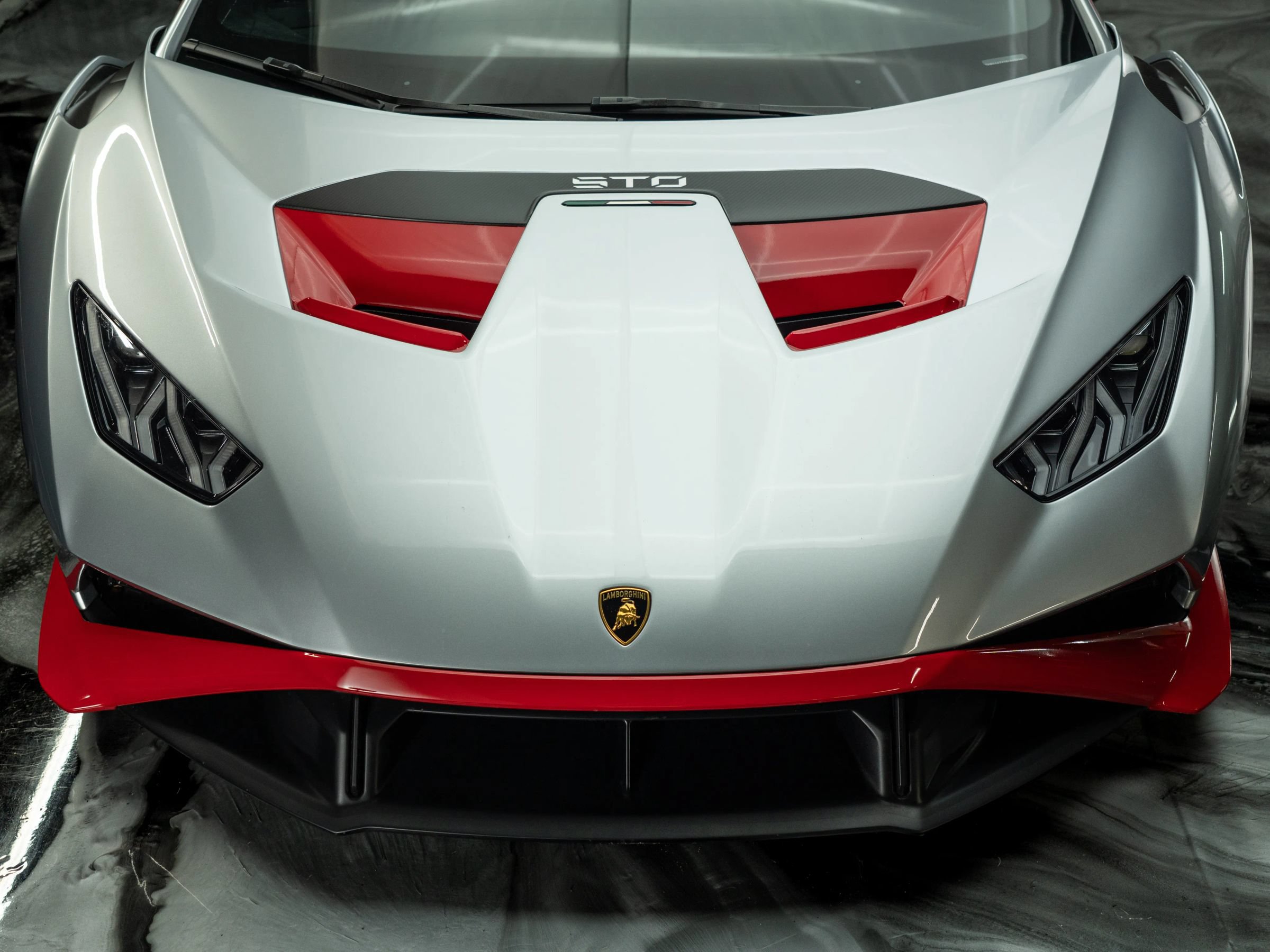 Used 2023 Lamborghini Huracan STO RWD image 6