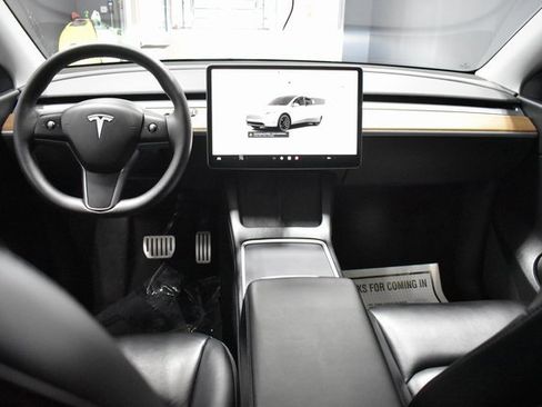 Used 2022 Tesla Model Y Performance image 13