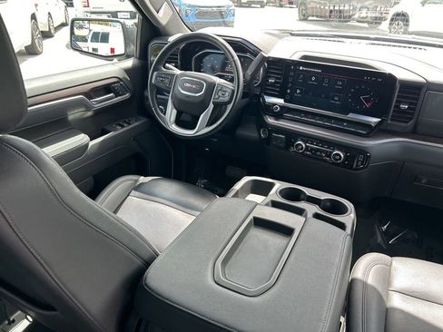 Used 2025 GMC Sierra 1500 SLT RWD image 10