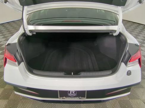 Used 2025 Hyundai Elantra SEL FWD image 37