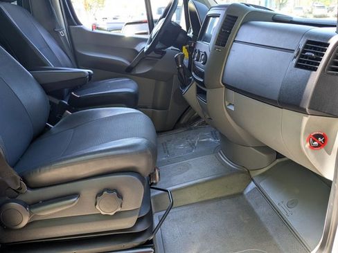 Used 2015 Mercedes-Benz Sprinter 2500 image 20