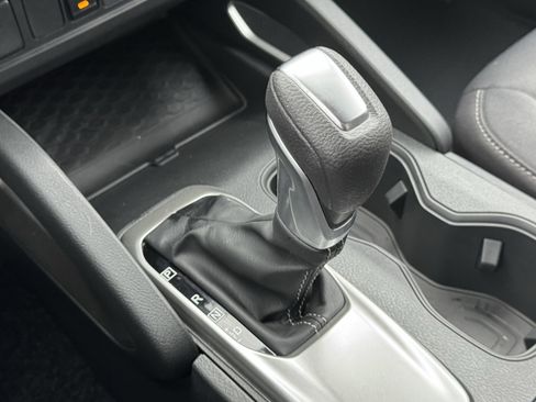 Certified 2025 Nissan Frontier SV image 31