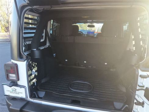 Used 2018 Jeep Wrangler Unlimited Sport S image 22