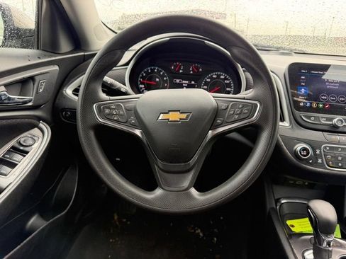 Used 2024 Chevrolet Malibu LT FWD image 9