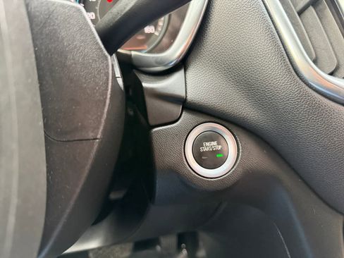 Used 2019 Chevrolet Equinox LT image 23