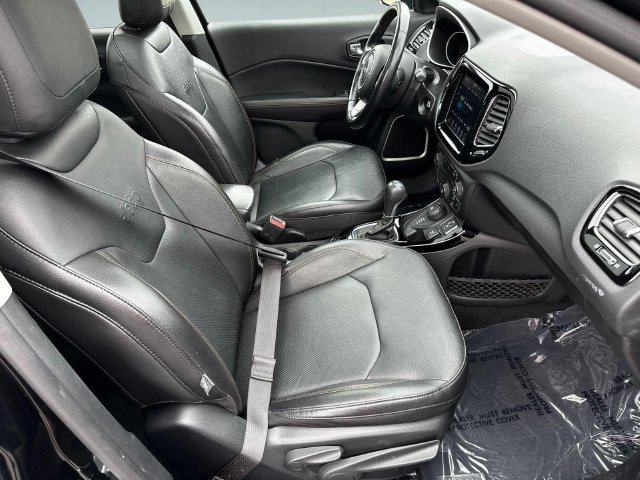 Used 2020 Jeep Compass Limited w/ Premium Lighting Group AWD/4WD image 29