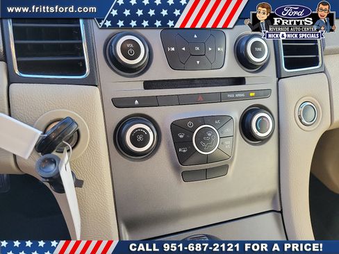 Used 2015 Ford Taurus SE image 9