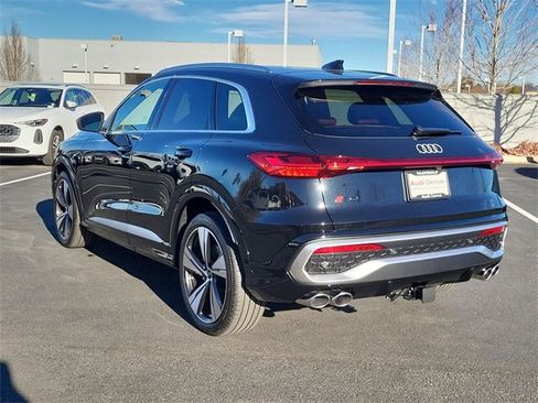 New 2025 Audi SQ5 Prestige image 3