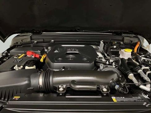 Used 2025 Jeep Wrangler Unlimited Sahara w/ Safety Group AWD/4WD image 88