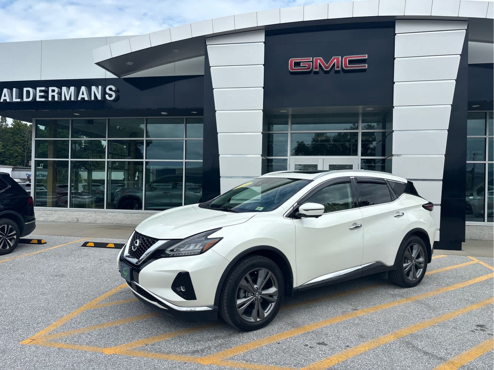 Used 2022 Nissan Murano Platinum w/ Cargo Package AWD/4WD image 1