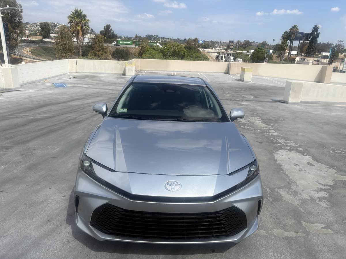 Used 2025 Toyota Camry LE FWD image 5