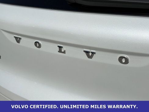 Certified 2025 Volvo XC40 B5 Plus image 9
