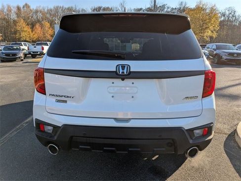 Used 2023 Honda Passport EX-L image 9